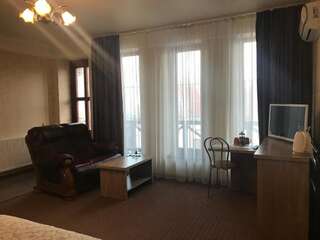 Загородные дома Polyanskiy Zamok Поляна Люкс с кроватью размера «king-size» и балконом-3