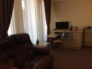 Загородные дома Polyanskiy Zamok Поляна Люкс с кроватью размера «king-size» и балконом-4